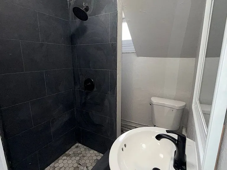 826 Collins St — Photo 22
