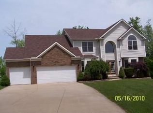 323 Danbury Ln, Richmond Heights, OH 44143