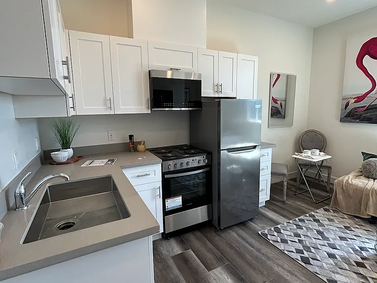 1012 E 25th St #204 — Photo 7