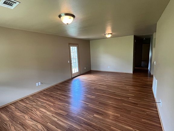 2nd image of 808 W 13th St