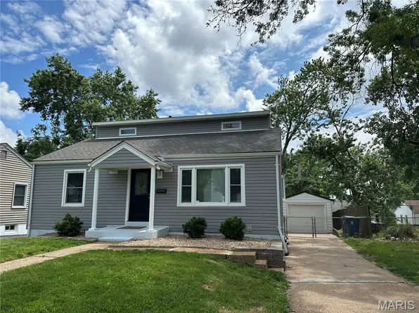 1912 Overland Dr, Saint Louis, MO 63114