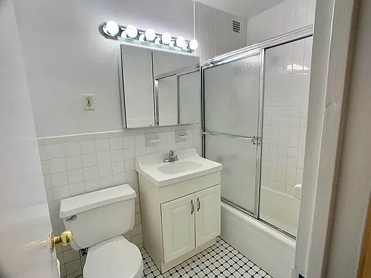 Rented by J PRESTON AND ASSOCIATES INC | media 7