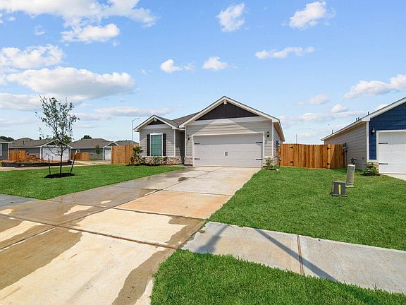 2nd image of 701 Jasmine Ridge Ln