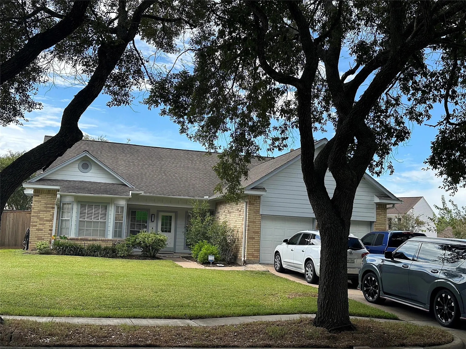3 bed, 4.0 bath, 2051 sqft, $2,400 — Photo 1