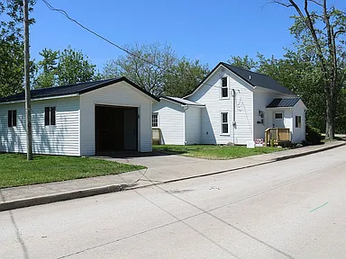 657 W Lincoln St — exterior photo