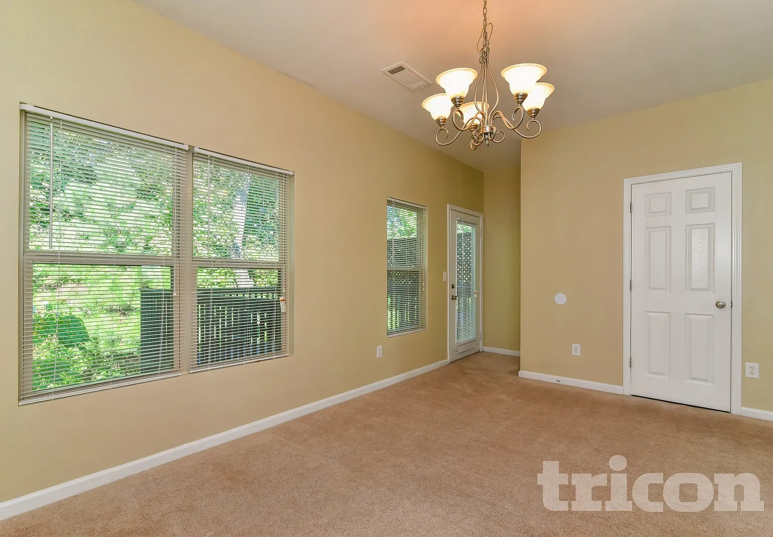 1470 Knights Trail Stone Mountain GA — Photo 4