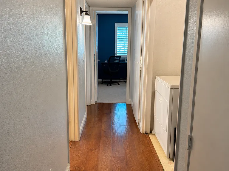 2704 Harvest Ln — Photo 9