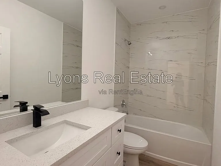 2210 Armour Rd — Photo 9