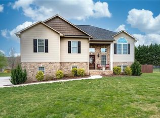 2151 Evergreen Dr, Newton, NC 28658