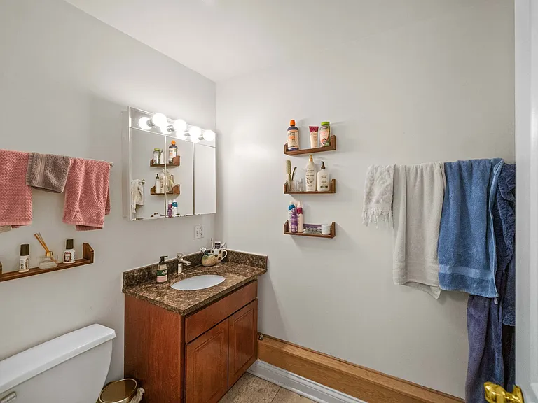 3115 N Sheffield Ave — Photo 14
