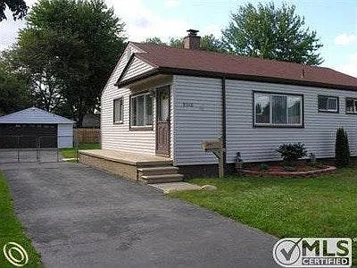 3 bed, 1000 sqft, $1,600 — Photo 1