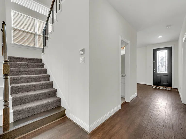 310 Myrtle Beach Dr — Photo 4