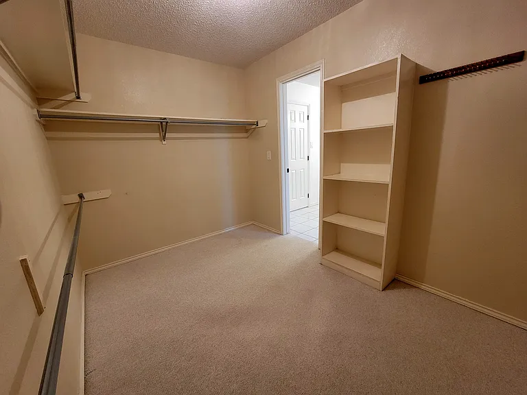 2704 Amherst Ave — Photo 38
