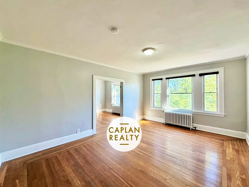 3 bed, 1300 sqft, $2,495 — Photo 2