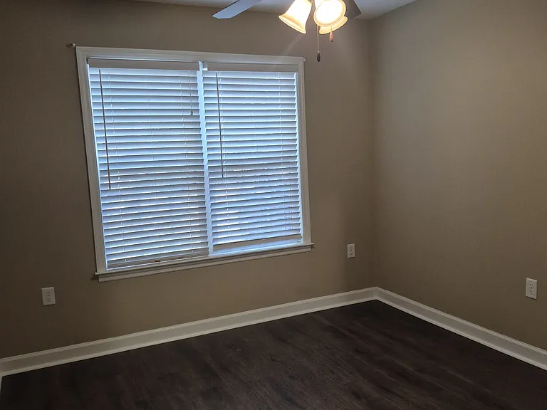 4028 Glen Laurel Dr N — Photo 6