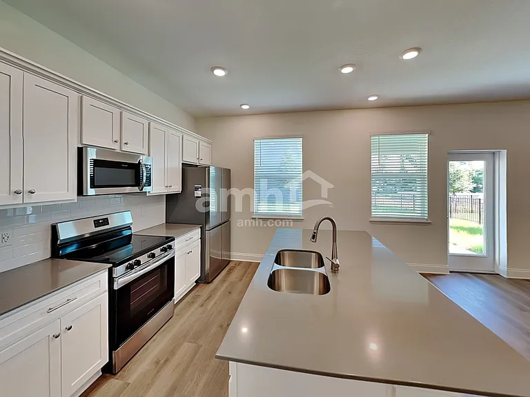 1072 Grafton Ridge Dr — Photo 3