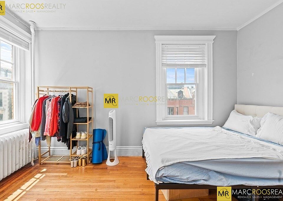1st image of 256 Newbury St #14