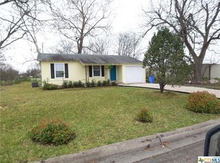 2412 Breustedt St, Seguin, TX 78155