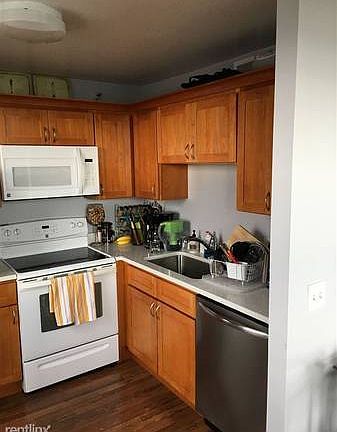 2nd image of 3660 N Lake Shore Dr APT 3611