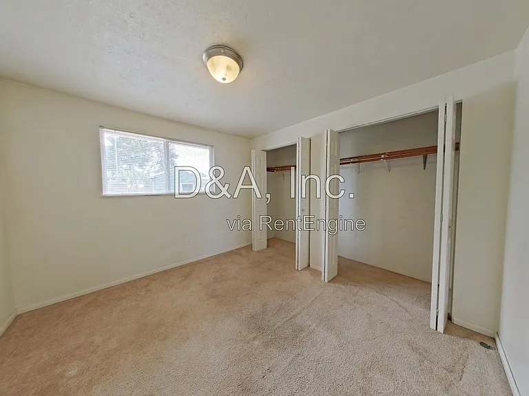 2536 Newton St — Photo 5