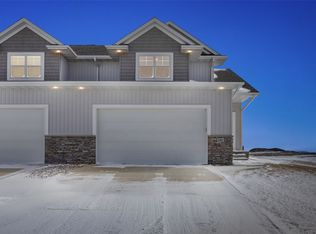 2411 Bluegrass St, Marion, IA 52302