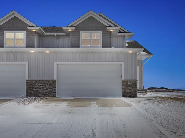 2411 Bluegrass St, Marion, IA 52302