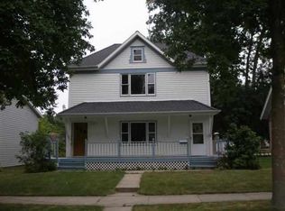 716 Maple St SW, Sleepy Eye, MN 56085