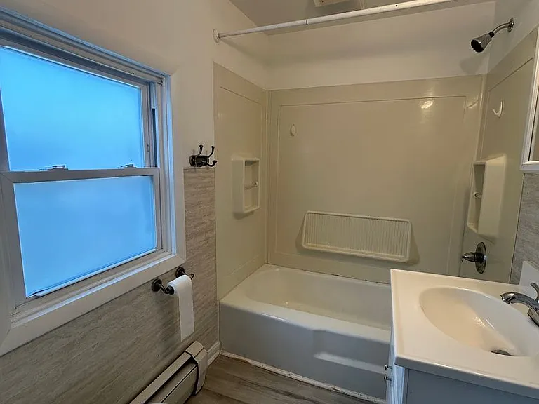533 W Broadway — Photo 12