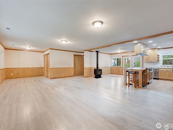 3rd image of 8993 SW Lake Flora Road