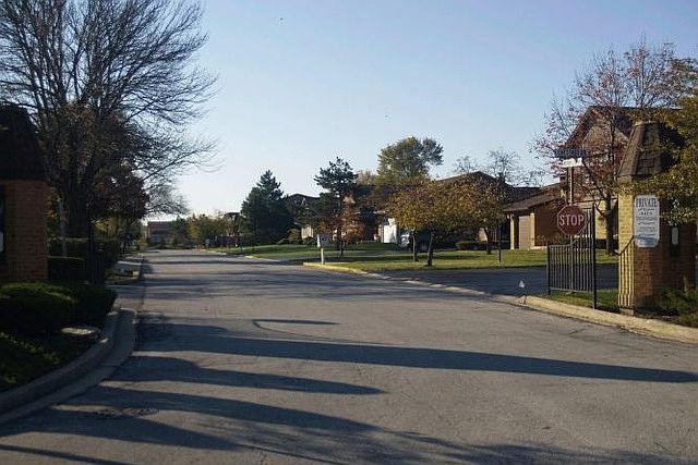 2nd image of 1418 Woodhollow Dr