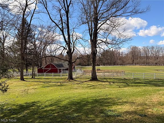 4th image of 535 Crystal Lake Rd