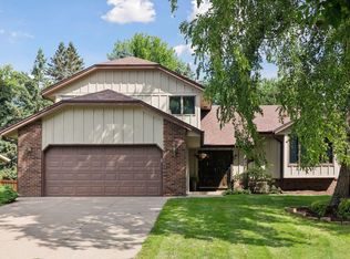 8208 Kentucky Cir, Bloomington, MN 55438