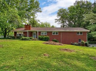 100 Switala Ln, Swansea, IL 62226