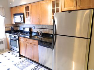 11 Park Pl APT 1C, Rockville Centre, NY