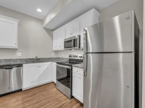 205-216 W 162nd Ter #800-834, Belton, MO 64012