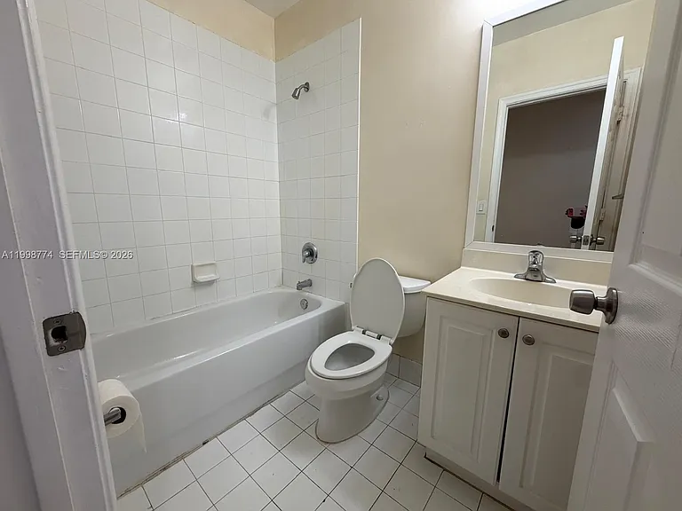8246 SW 27th St #103 — Photo 16