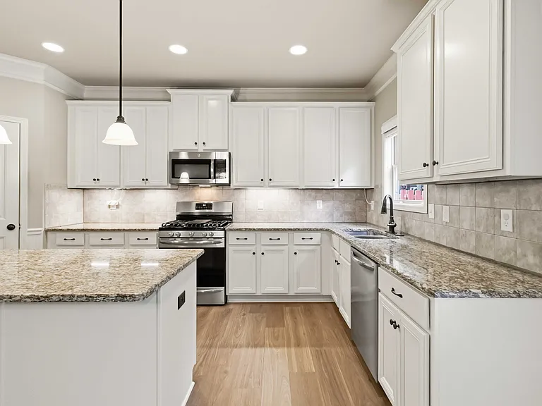 310 Strasburg Dr — Photo 15