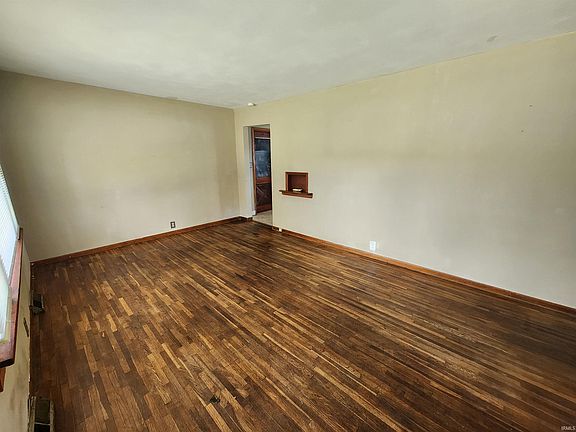3rd image of 1208 S Fullhart Dr