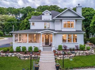 515 E Main St, Harbor Springs, MI 49740