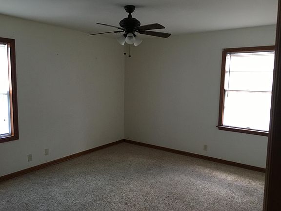4th image of 207 S Lincoln Park Dr #A