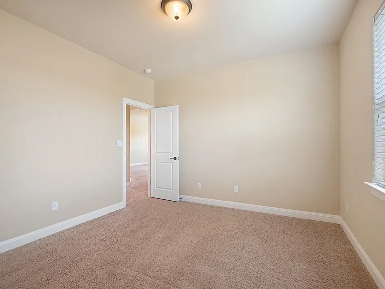 2921 Desert Candle Dr — Photo 29