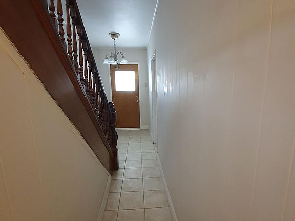 4th image of 289 Nagle St #1A