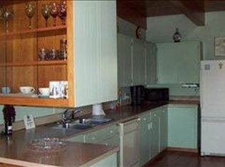 1123 Valley View Dr, Minot, ND 58703