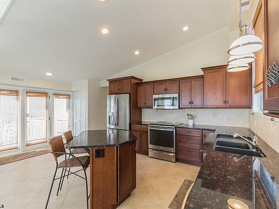 3rd image of 4207 Central Ave #2