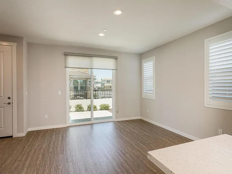 4821 Holden Dr — Photo 7
