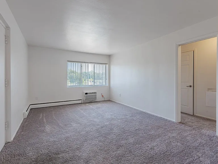 Pittsford Garden Apartment Homes — Photo 4
