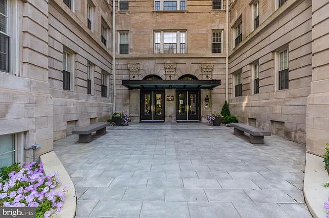 1 bed, 428 sqft, $2,150 — Photo 4