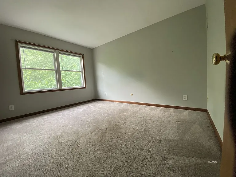 15 E Clearview Dr #1 — Photo 5