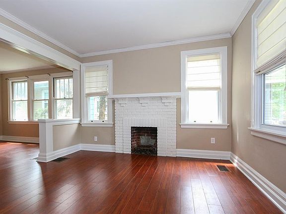 3rd image of 6858 Kenton Ave