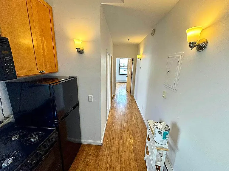 11-27 Nameoke St #3K — Photo 5